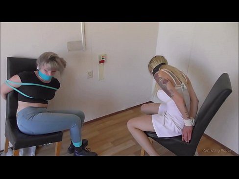 ❤️ Bağımlı / bağlı ve ağzı tıkalı / sıkıntı içinde küçük hanım ❤ Süper porno tr.shufflesex.ru